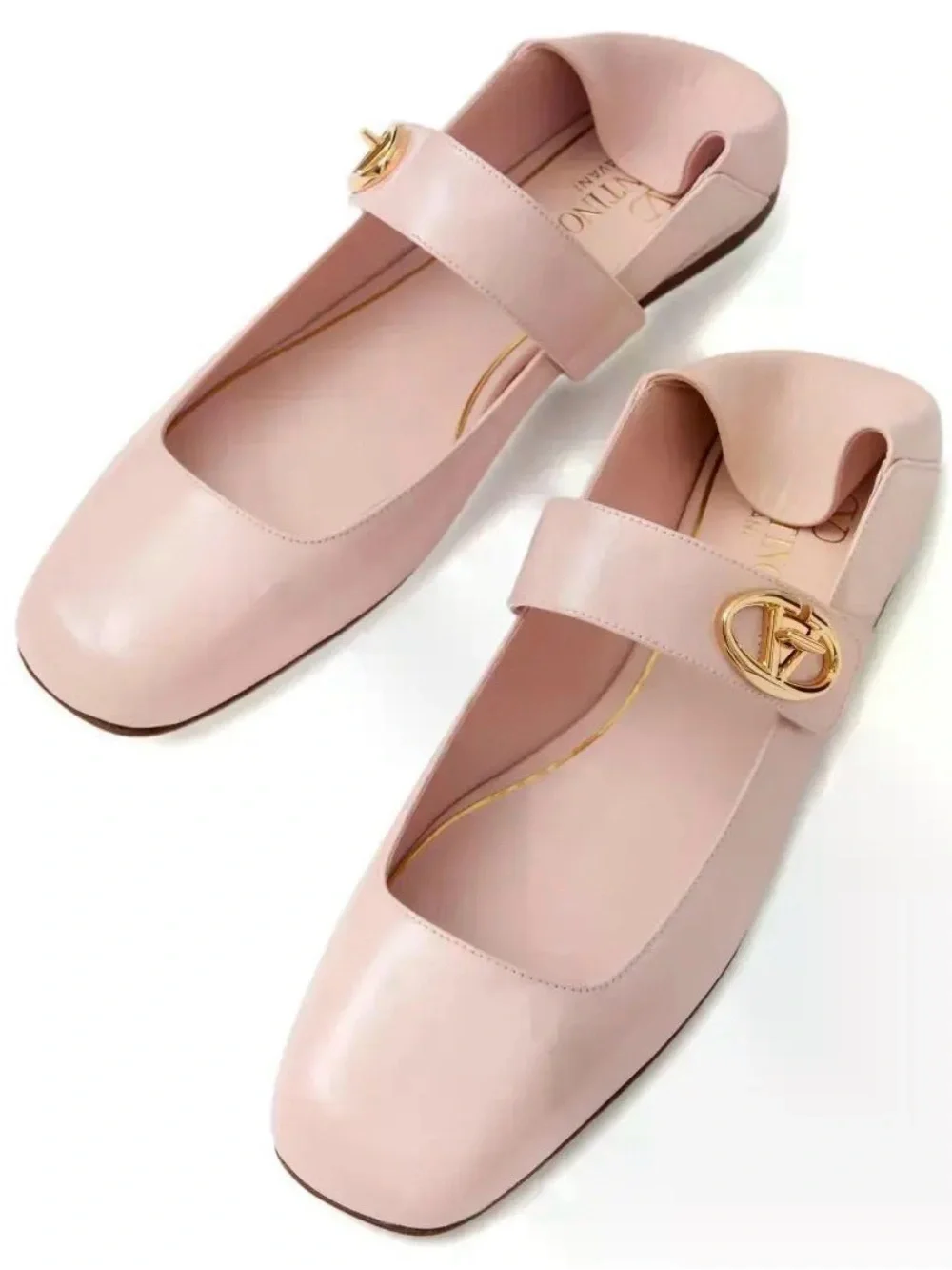 Valentino Garavani chic valentino